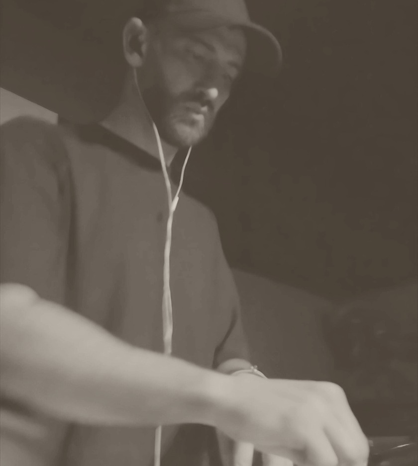 Rexonate mixing at the decks, black and white